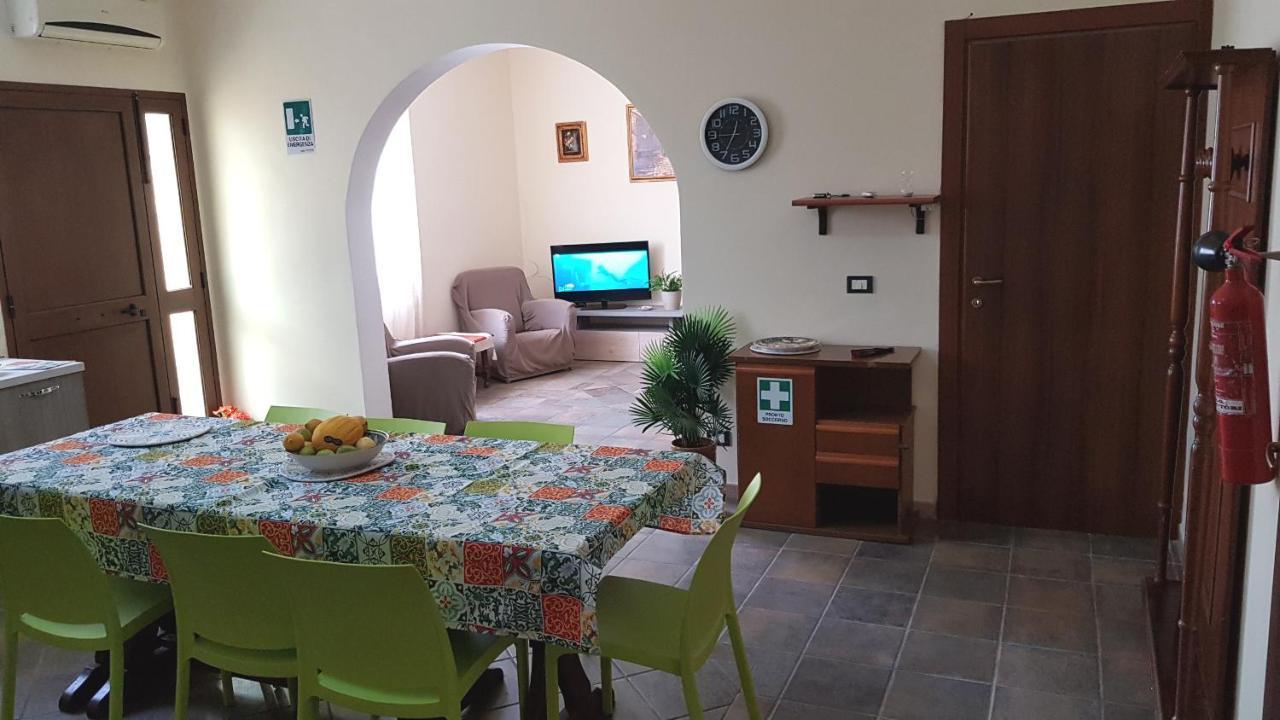 Casa Vacanze Villa Tropia Camastra Екстер'єр фото